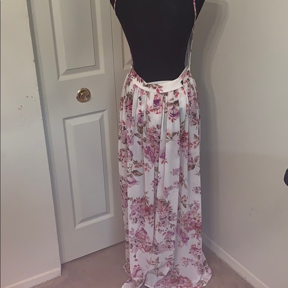 Backless Dress - Picture 4 of 5